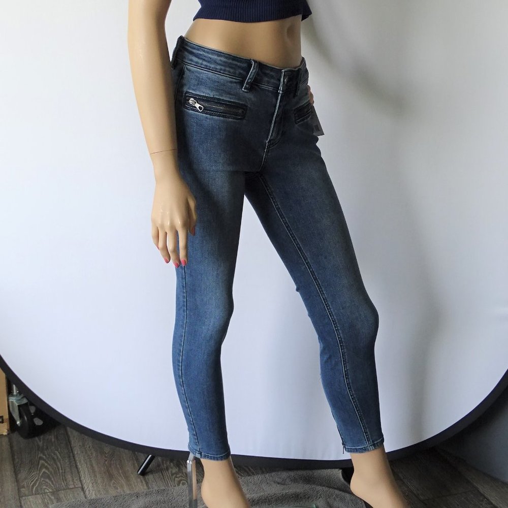 Free People Jet Low Rise Skinny Jeans NWT - Picture 2 of 3